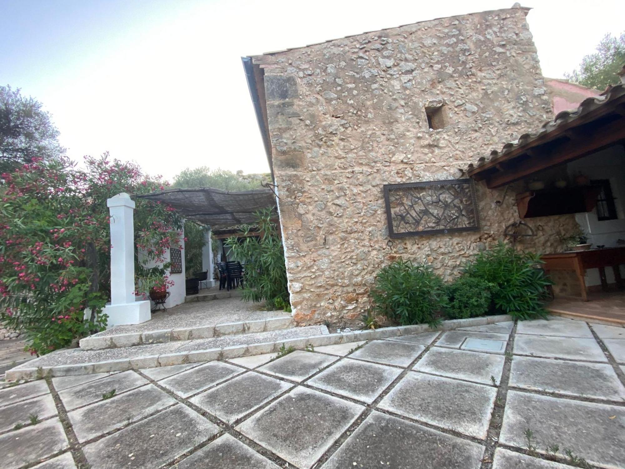 Puerto De Pollensa Villas And Apartments, With Private Mountain Ideal For Runners, Trailers,Near Puerto Pollensa Beach Approximately 5 Minutes Walking, Unique Experience In A Ullal Old Typical Mallorca House With Private Mountain And Near To The Beac Port de Pollença Exterior foto