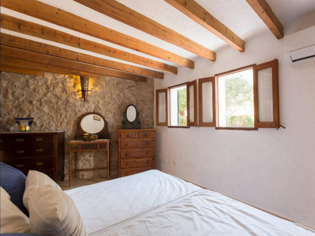 Puerto De Pollensa Villas And Apartments, With Private Mountain Ideal For Runners, Trailers,Near Puerto Pollensa Beach Approximately 5 Minutes Walking, Unique Experience In A Ullal Old Typical Mallorca House With Private Mountain And Near To The Beac Port de Pollença Exterior foto